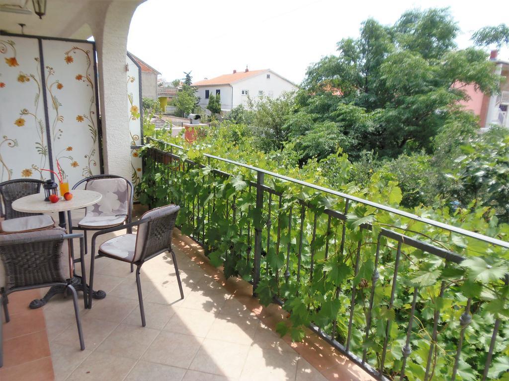 Apartments Casper Novi Vinodolski Exterior foto