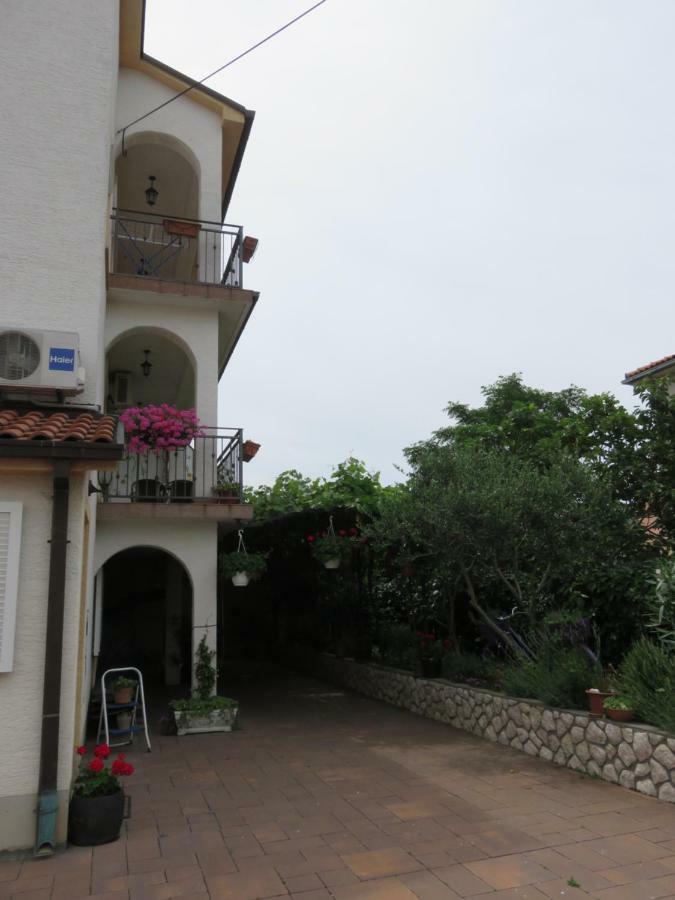 Apartments Casper Novi Vinodolski Exterior foto